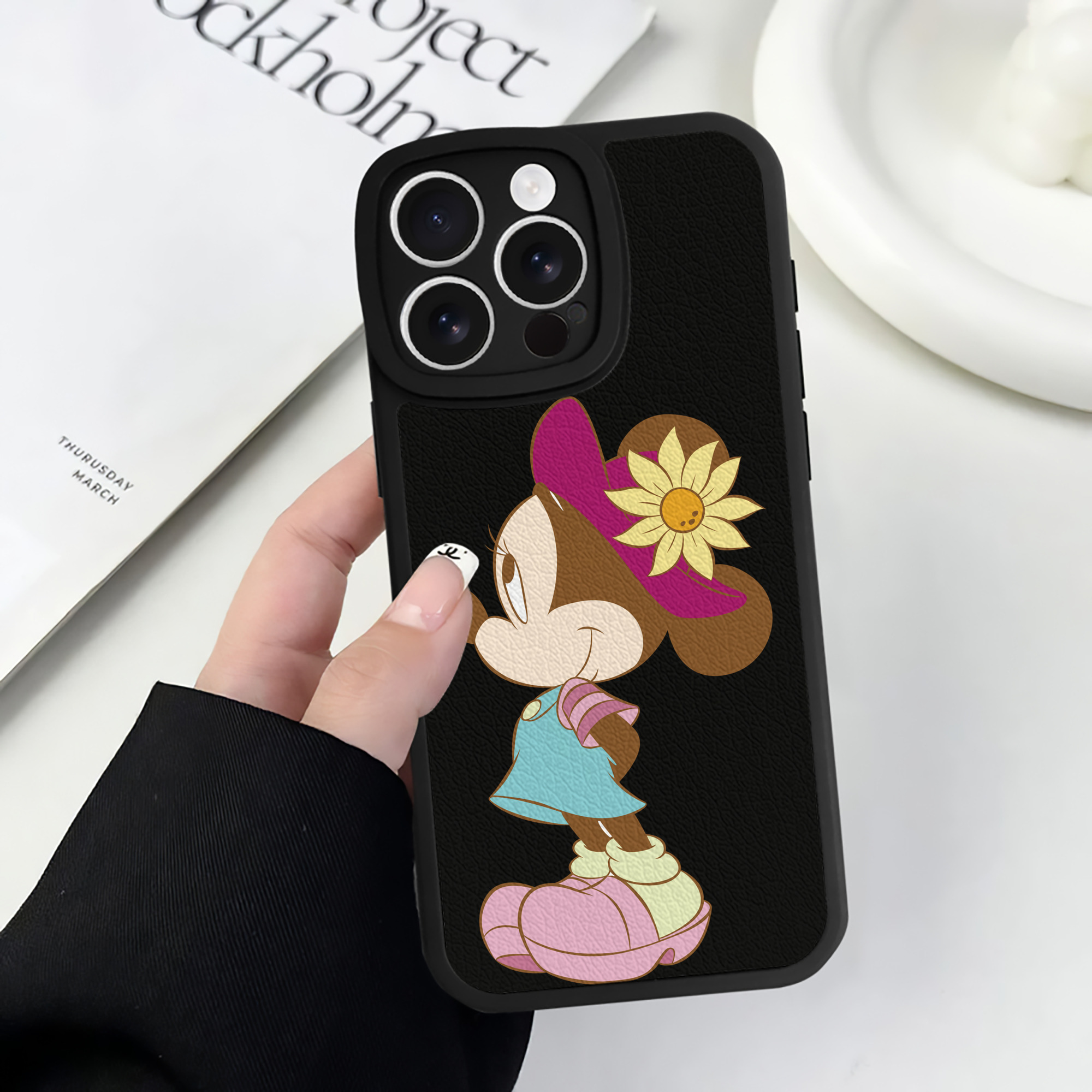 （画像用） ミッキーマウス Mickey Mouse 【iPhone 16シリーズ対応】シリコンスマホケース（レザー調） 材質：シリコン